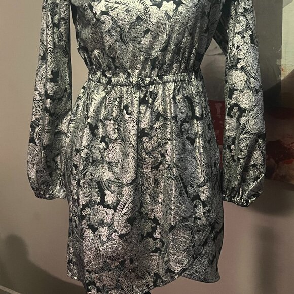 MICHAEL Michael Kors Silver and Black Paisley Print Dress - Picture 4 of 8